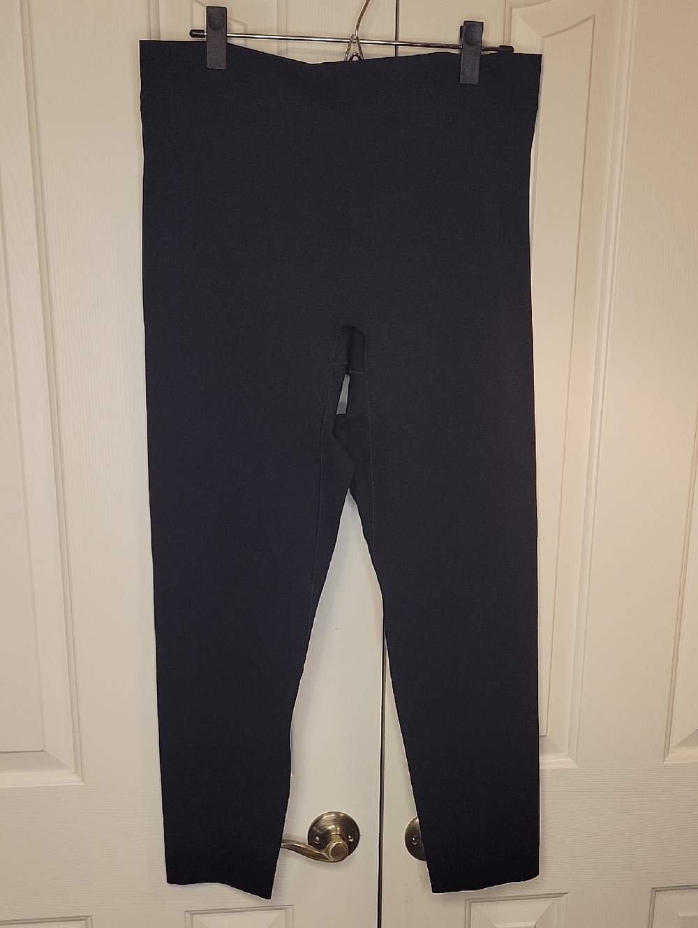 HUE Black Full-Length Leggings